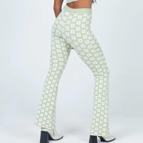 PRINCESS POLLY XS/S ADORE Floral Green SWEATER FLATTERING Women's Pants EXC $88 - Picture 2 of 4